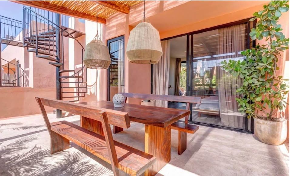 Sala en condominio administrado listo para huéspedes